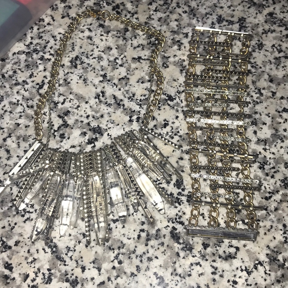 Banana republic necklace and bracelet